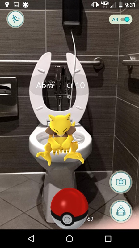 Pokemon-Go-Abra-in-the-bathroom-Screenshot